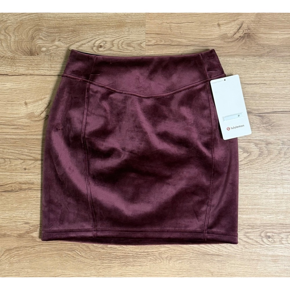 Lululemon Scuba High Rise Mini Skirt Velvet Garnet Purple Size XS New